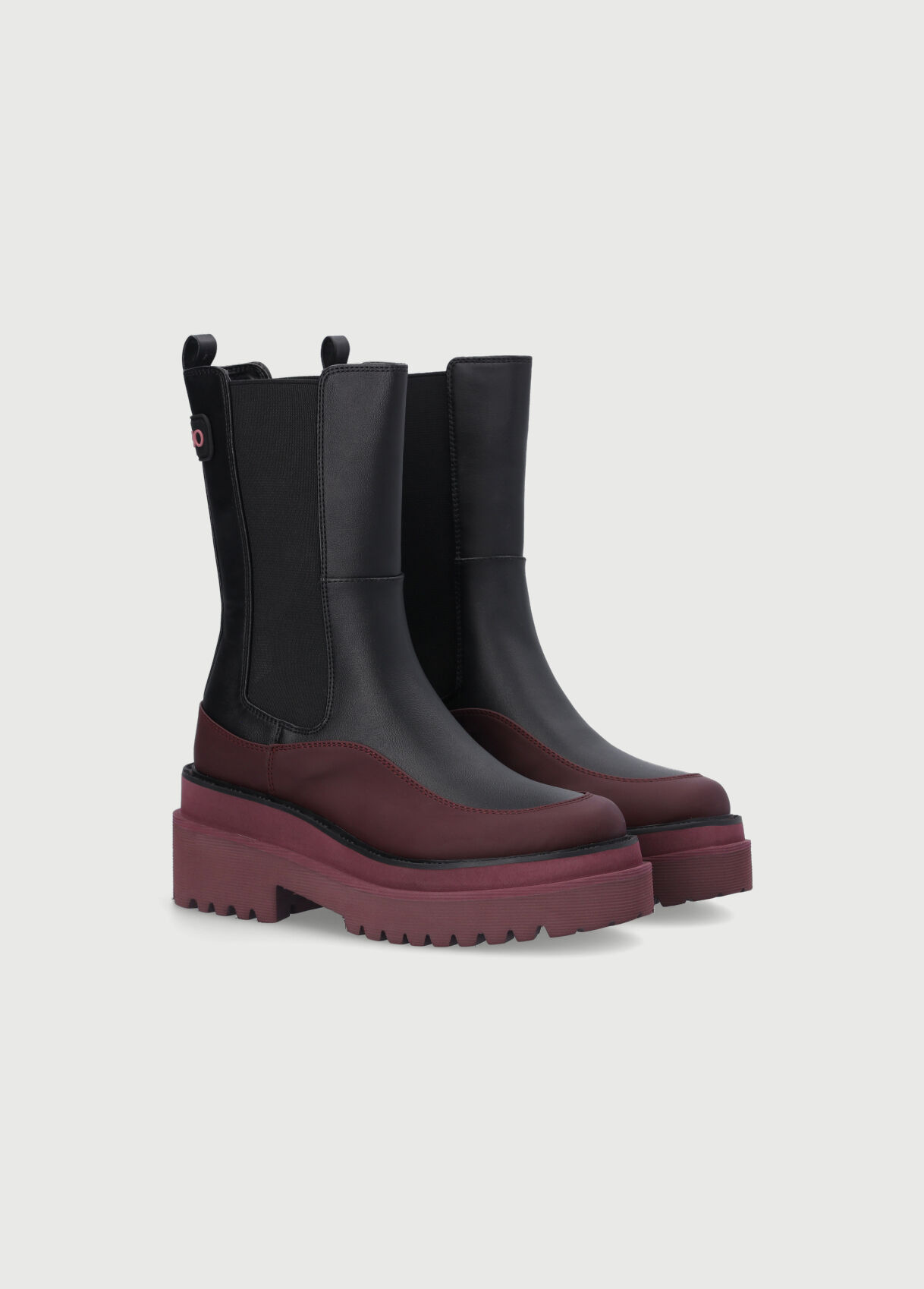 Two-tone beatles ankle boots