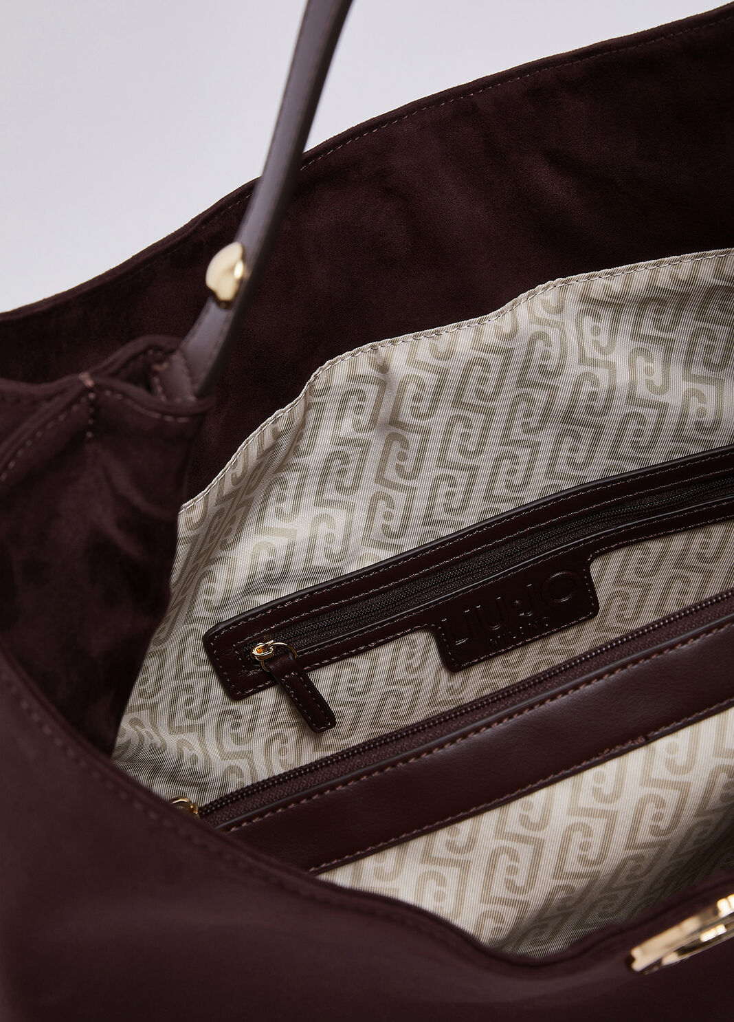 Bolso hobo tama&ntilde;o grande con tachuelas berenjena Liu Jo - large image number 6