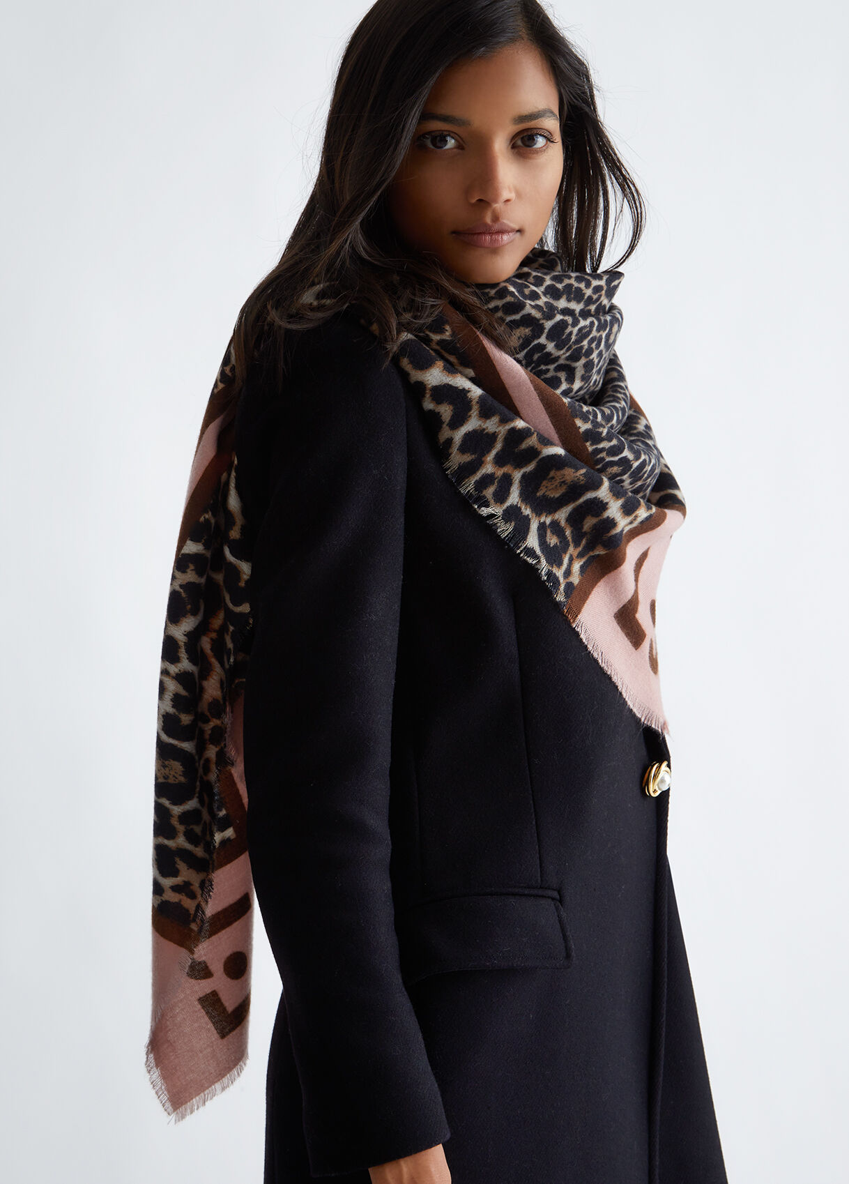 Liu clearance jo scarf