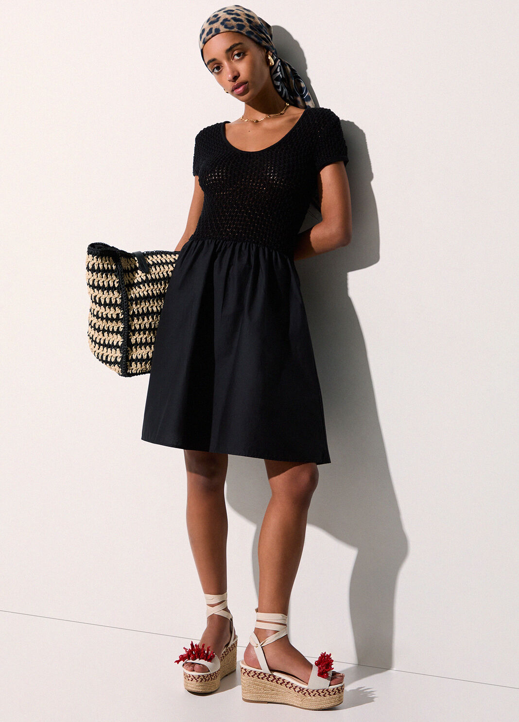 Kurzes Kleid mit Einsatz aus Popeline Schwarz Liu Jo - large image number 3