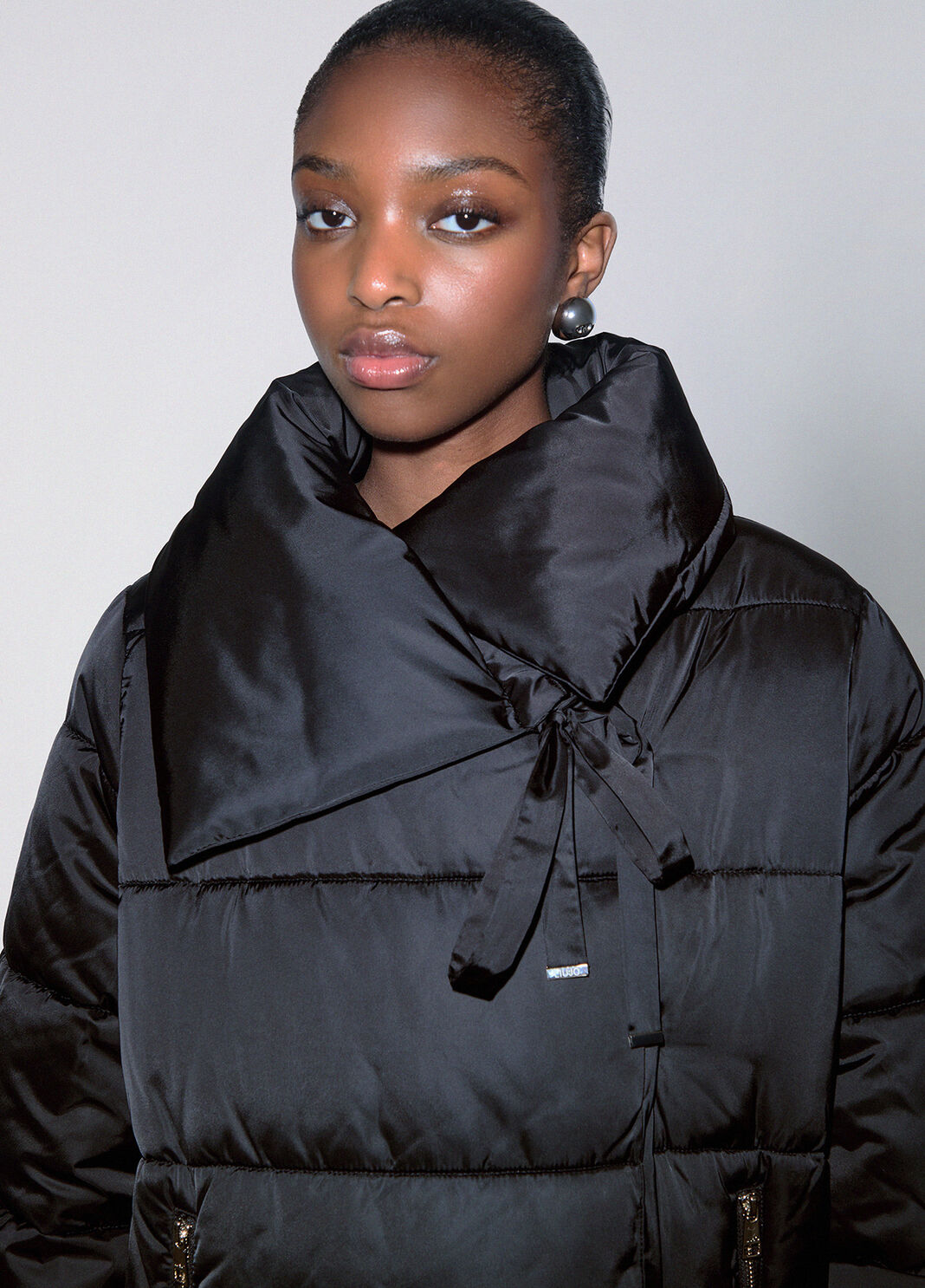 Oversized padded jacket in shiny nylon black Liu Jo - large image number 2