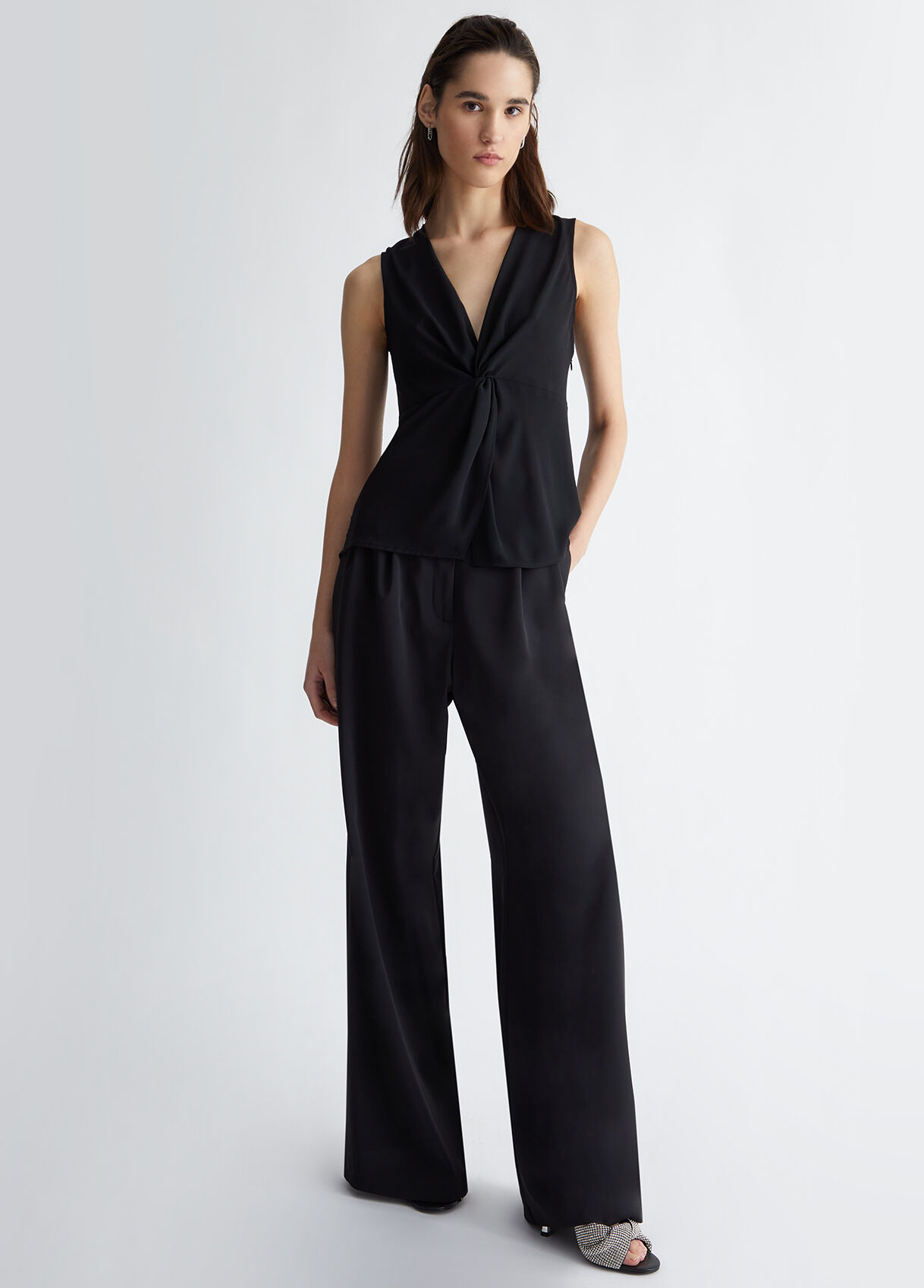 Pantaloni neri larghi hotsell