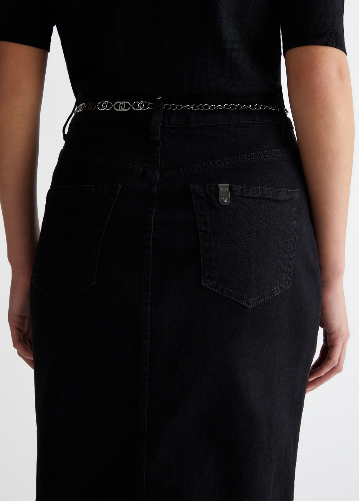 Black denim skirt size 4 hot sale