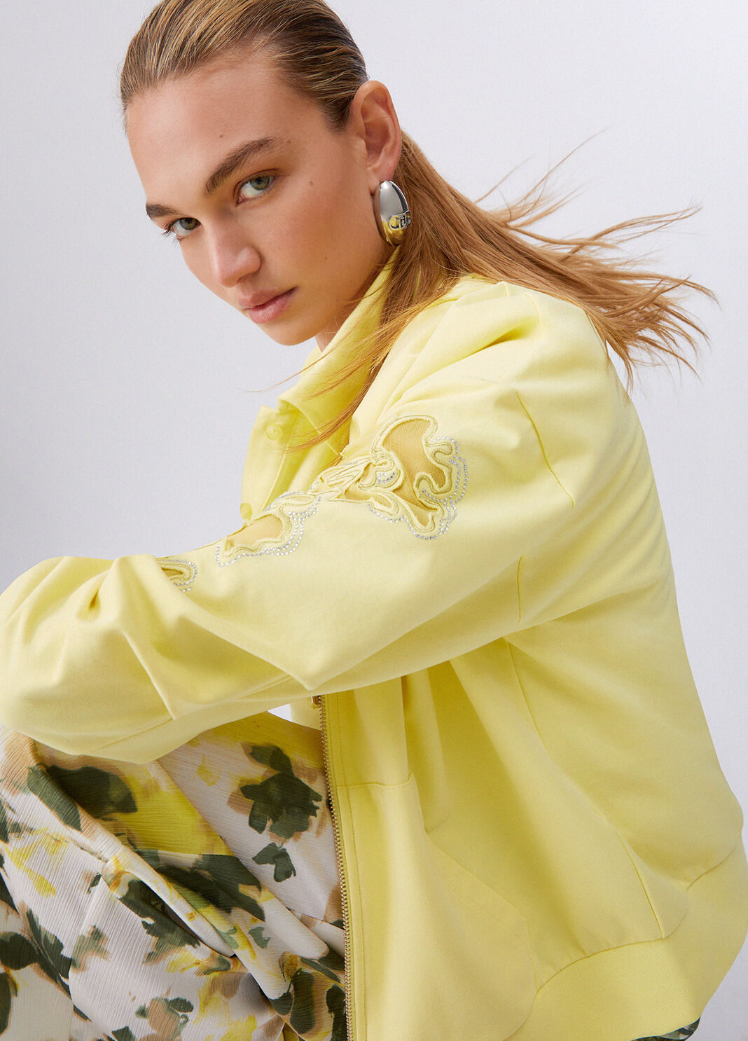 Sweatshirt mit Blumenstickereien Gelb Liu Jo - large image number 3