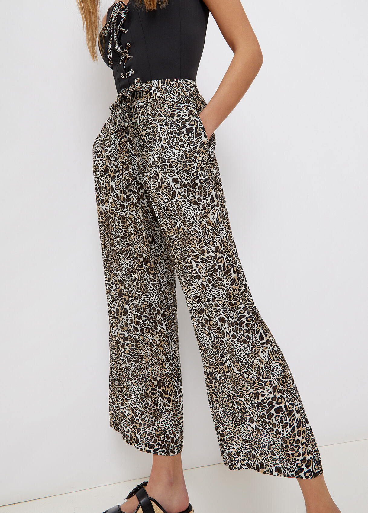 Animal print wide-leg trousers