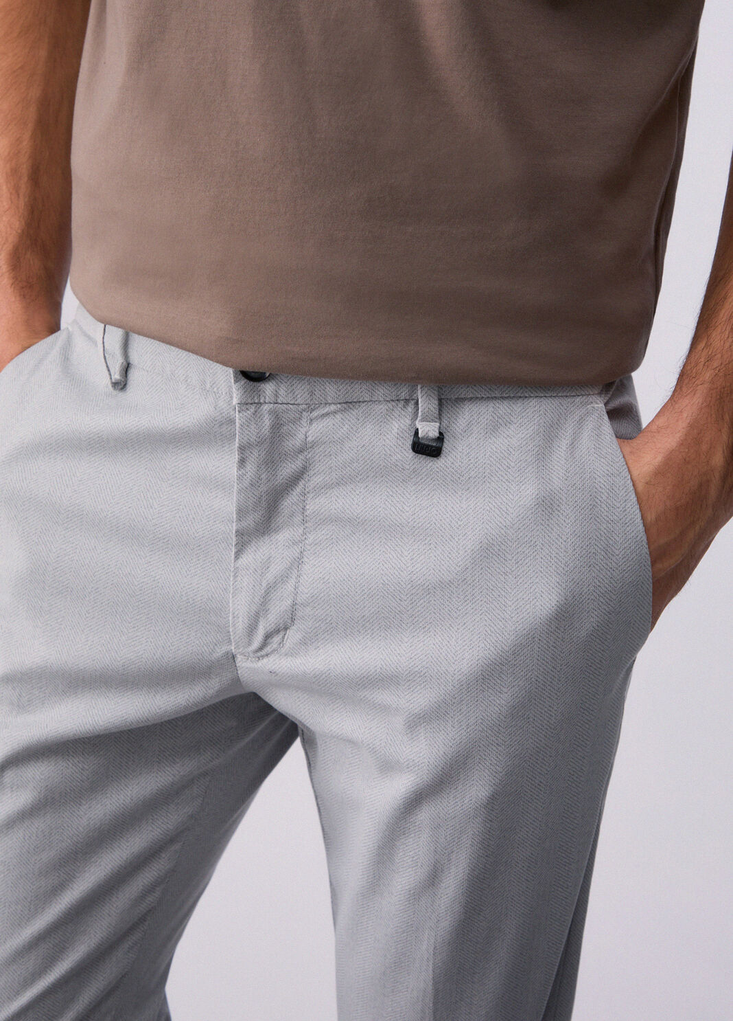 Pantal&oacute;n chino de chevr&oacute;n gris hielo Liu Jo - large image number 4