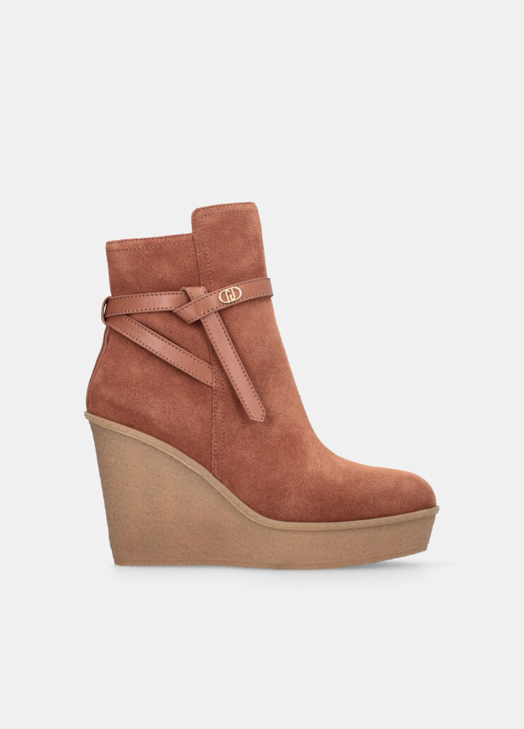 Stivaletti in suede con zeppa beige Liu Jo - medium Stivaletti in suede con zeppa beige Liu Jo - medium