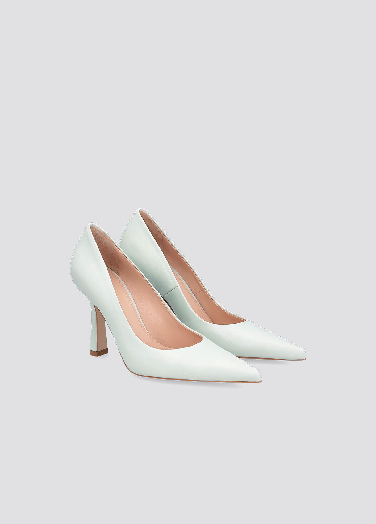Leather court shoes
