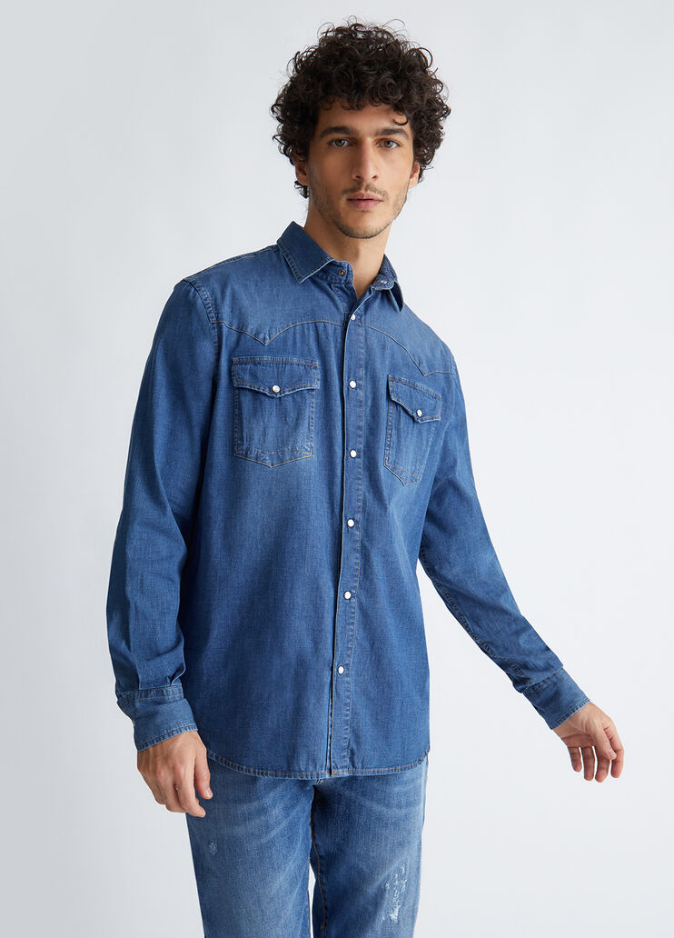 jeans blu scuro per camicia da uomo