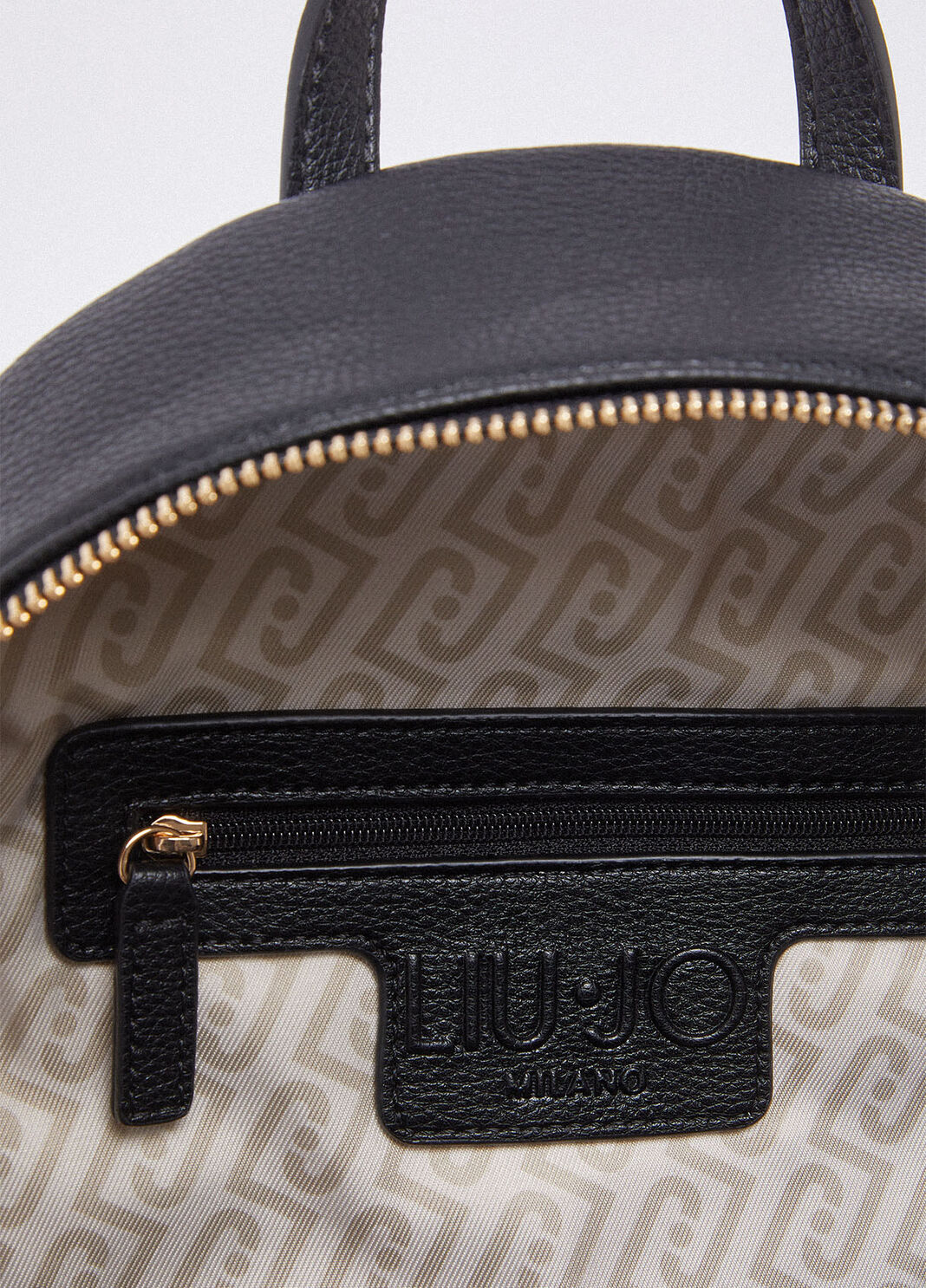 Sac &agrave; dos format moyen avec charm noir Liu Jo - large image number 5