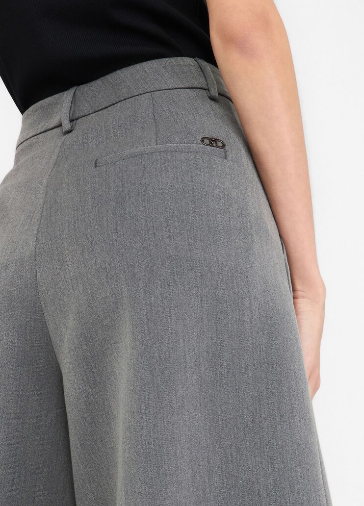 Бермуды с защипами серый Liu Jo - large image number 2 Бермуды с защипами серый Liu Jo - large image number 2