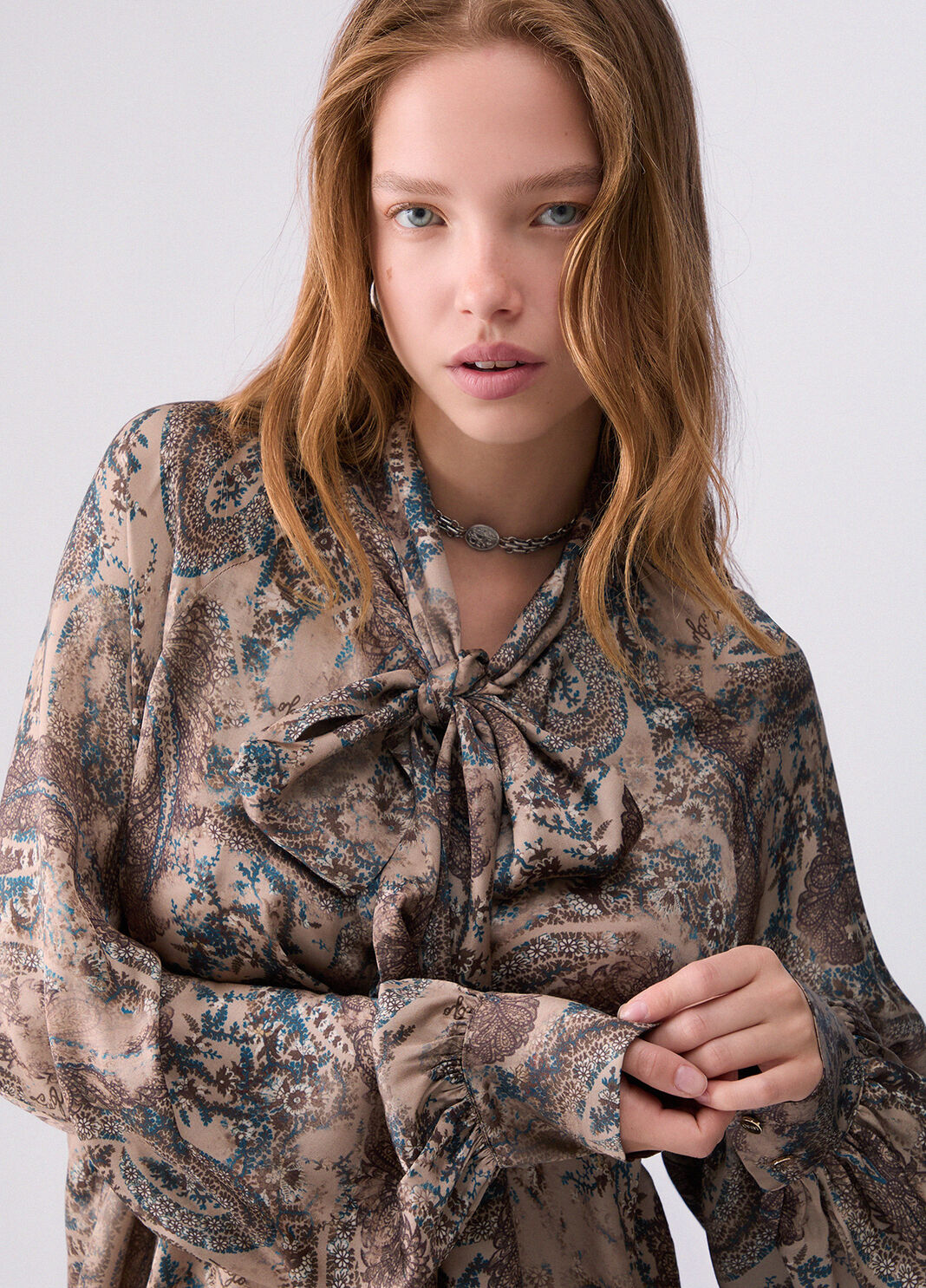 Blouse in satin printed cashmere Liu Jo - large image number 4