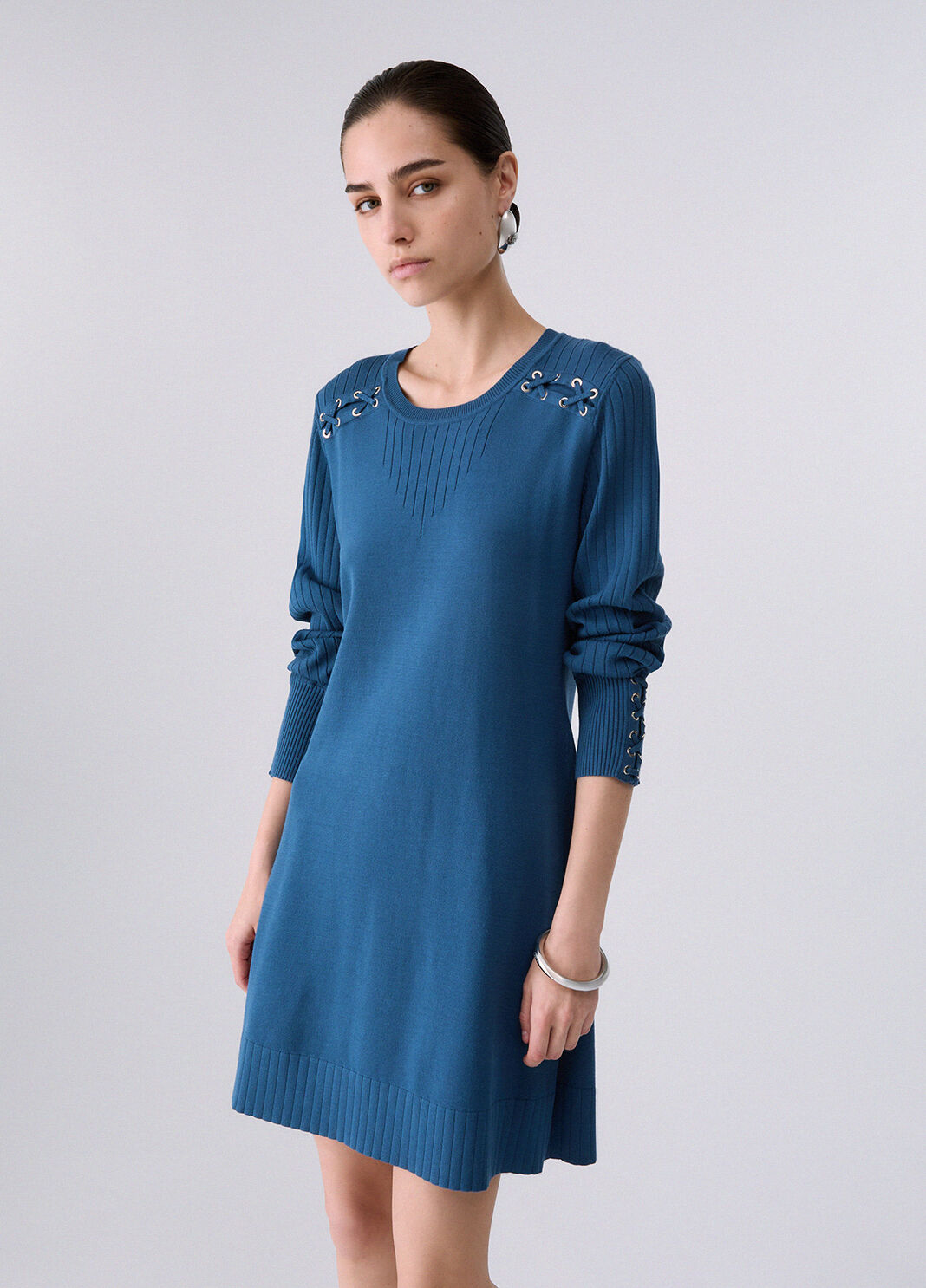 Strickkleid mit Schn&uuml;rungen blau Liu Jo - large image number 0