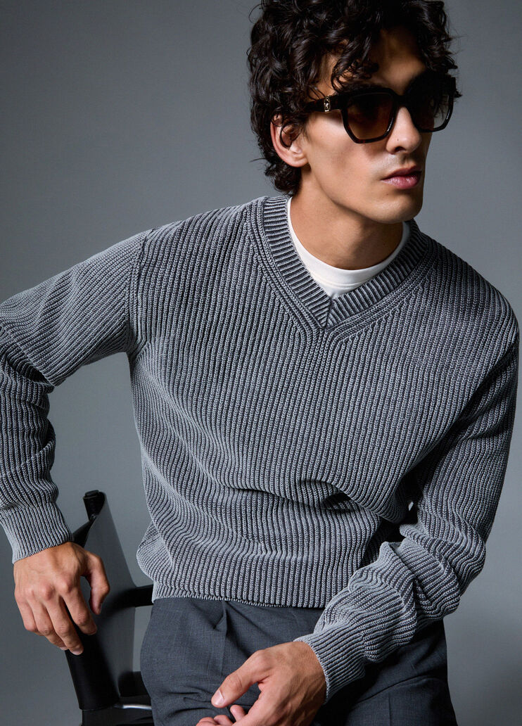 Pull &agrave; col en V gris fonc&eacute; Liu Jo - medium