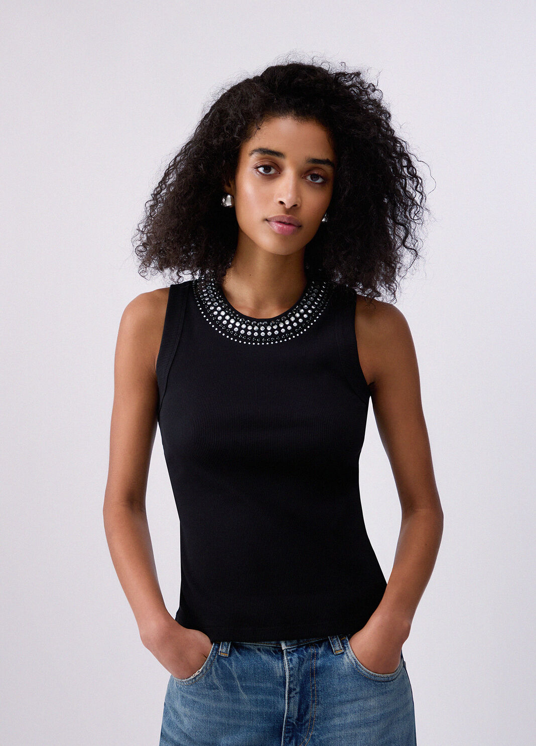 Top con aplicaciones joya negro Liu Jo - large image number 0