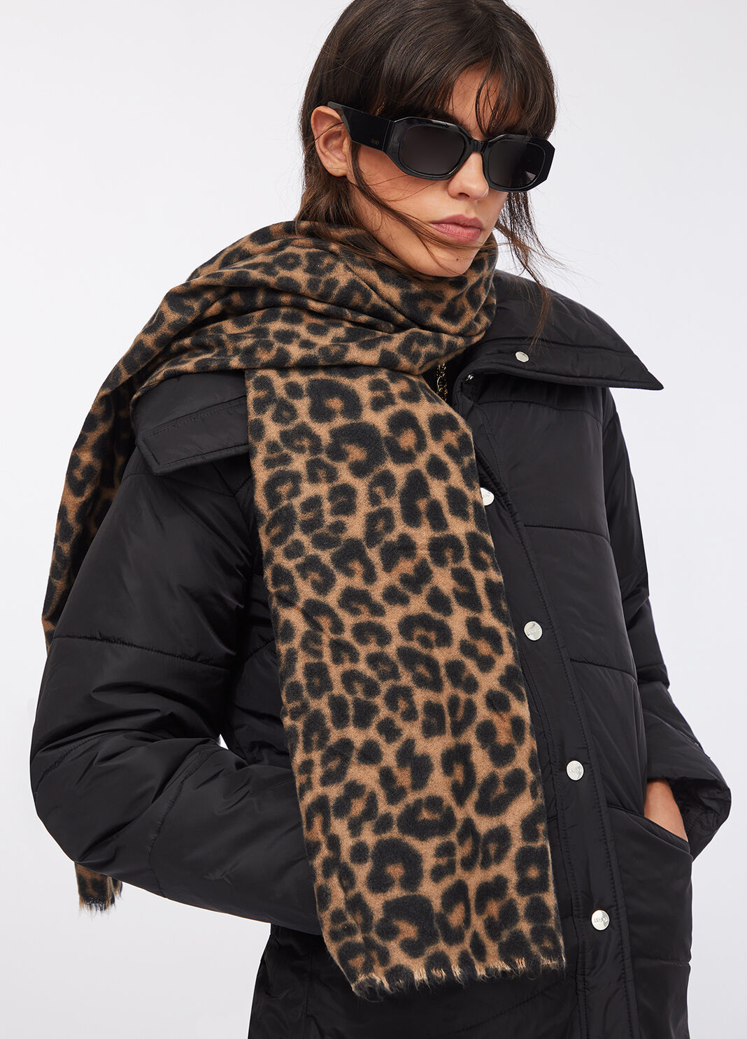 Animal-print stole with brooch animal print Liu Jo - large image number 0