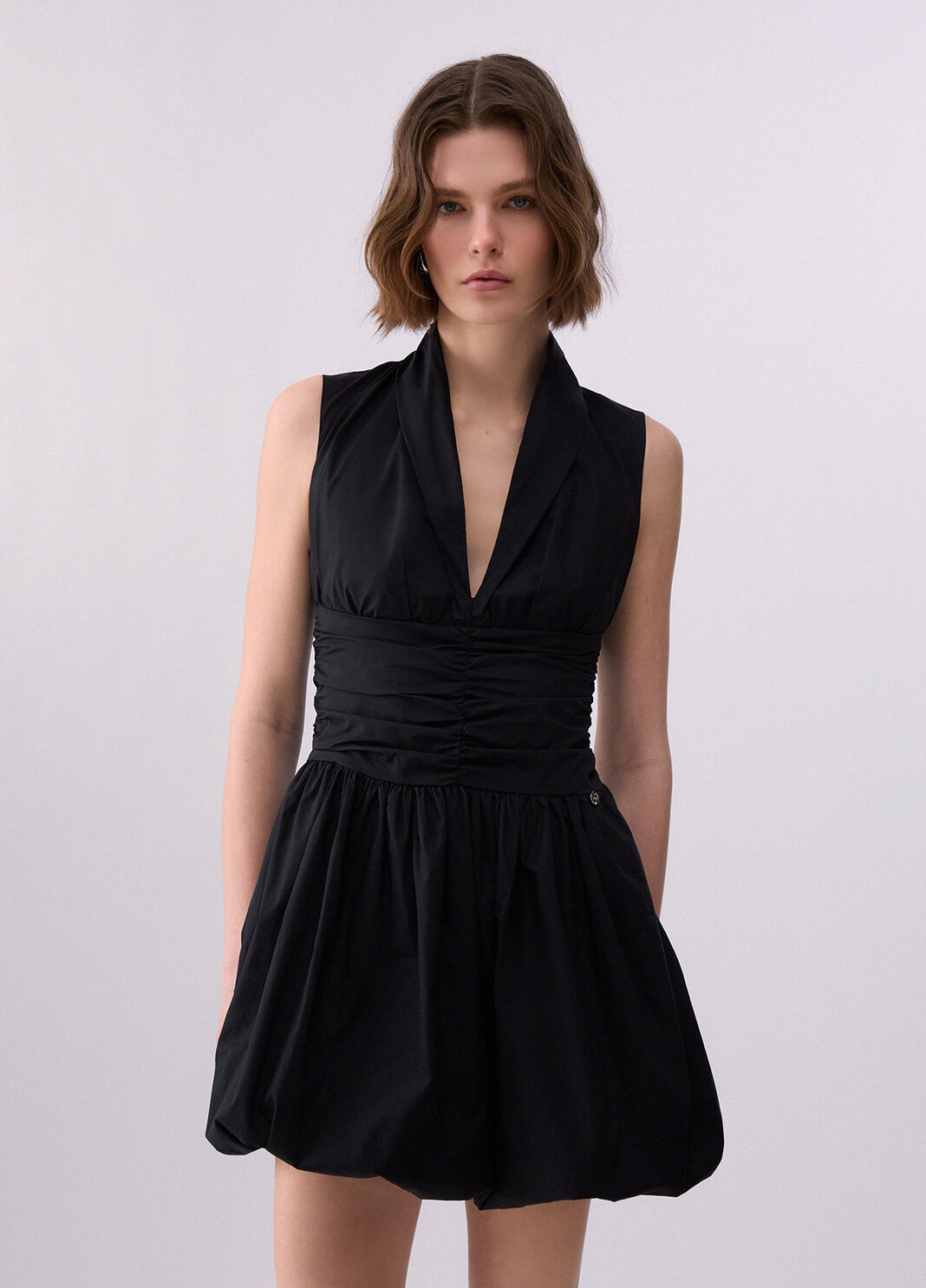 Kurzes Kleid mit Cut-out Schwarz Liu Jo - large image number 0