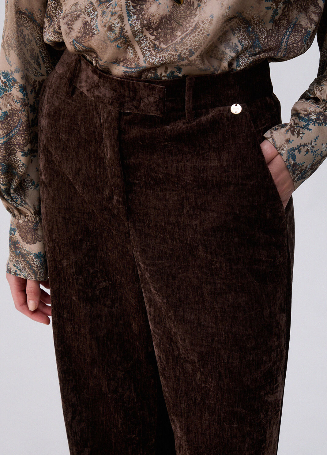 Pantalones rectos de terciopelo marr&oacute;n oscuro Liu Jo - large image number 4