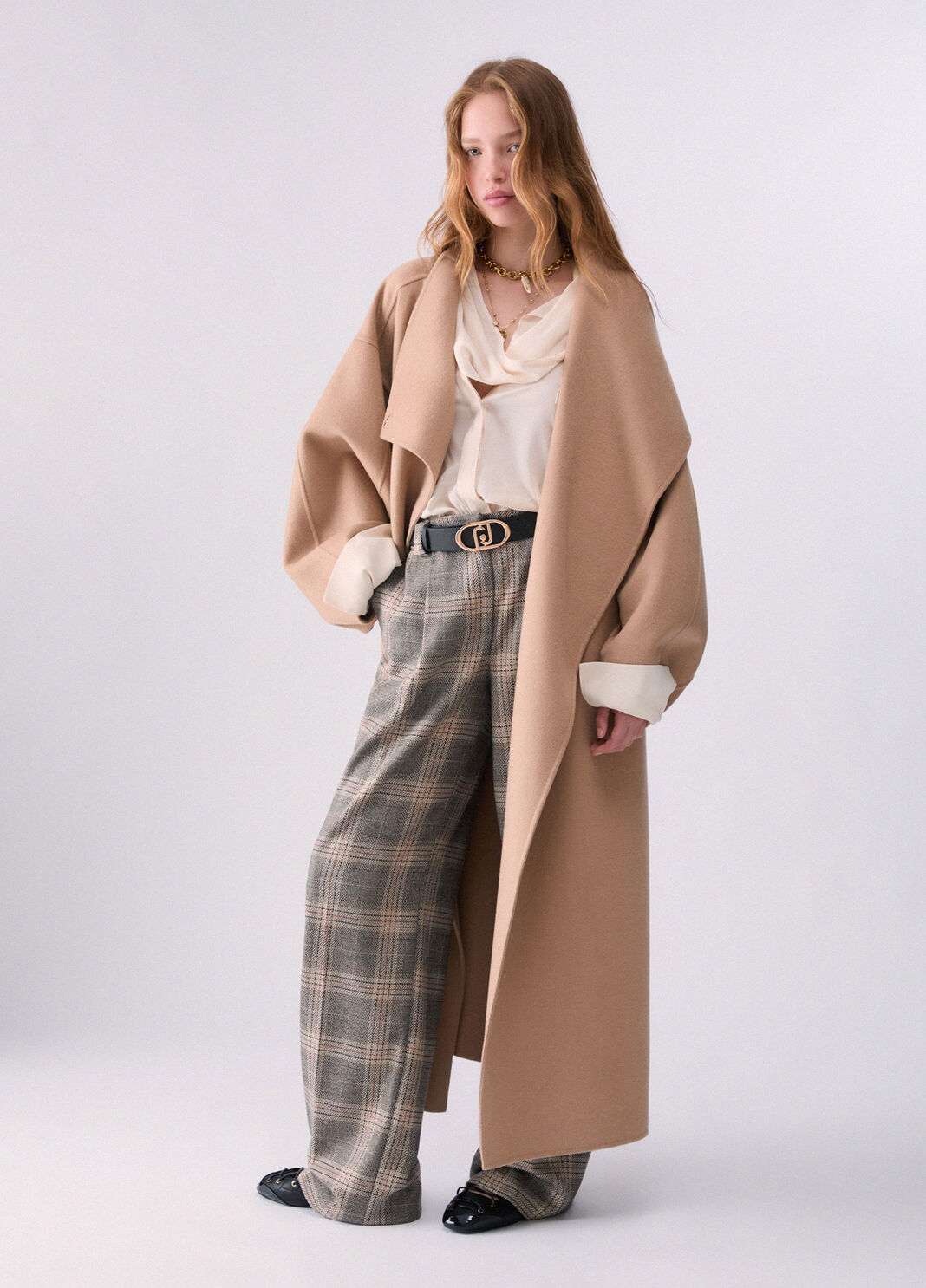 &Uuml;bergro&szlig;er Wollmantel beige Liu Jo - large image number 5