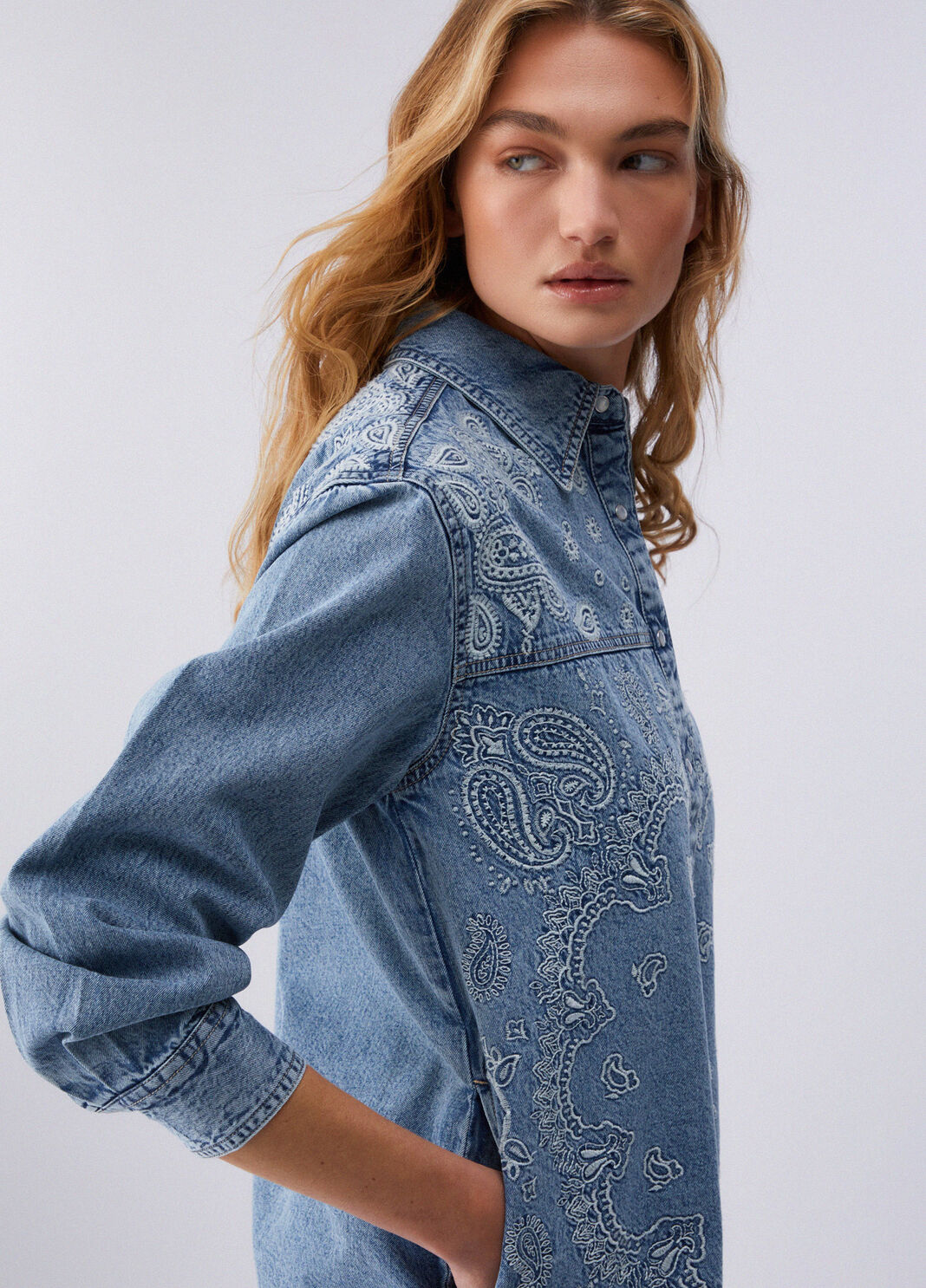 Camicia in denim con ricami denim blu Liu Jo - large image number 4