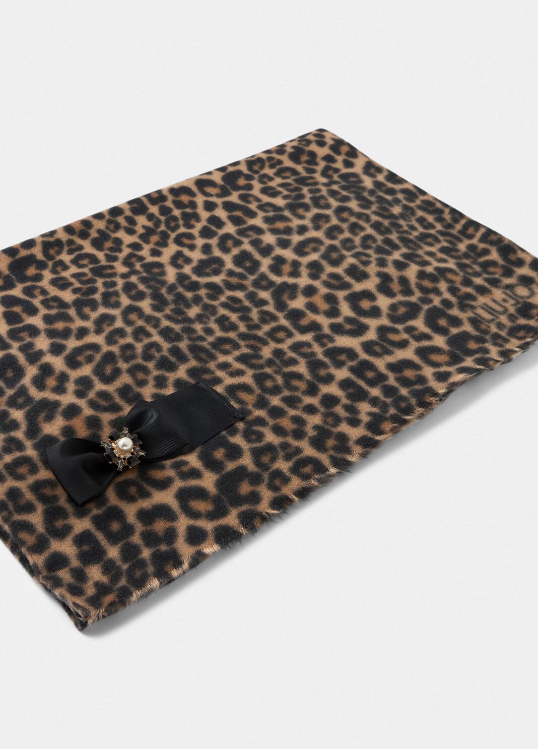 Animal-print stole with brooch animal print Liu Jo - large image number 2