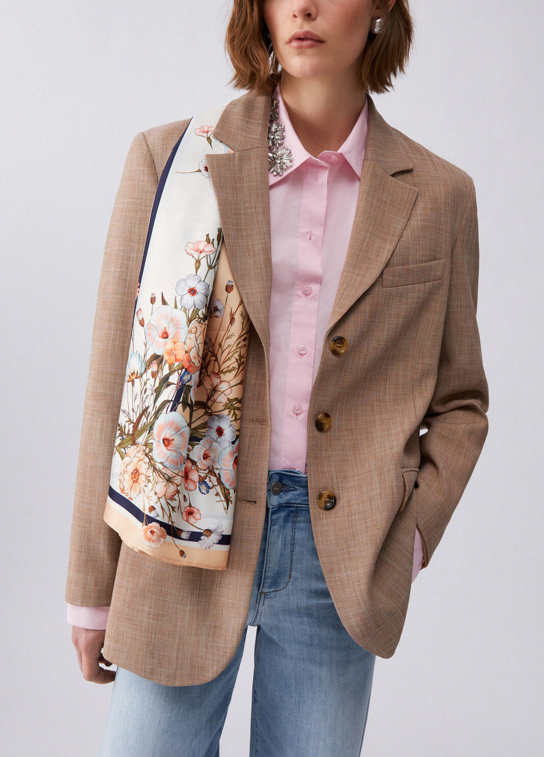 Blazer with scarf biscuit Liu Jo - large image number 4