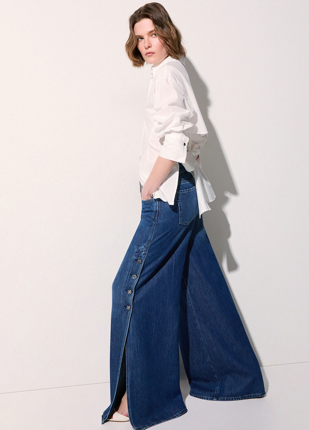 Vaqueros acampanados con aberturas denim azul Liu Jo - large image number 2
