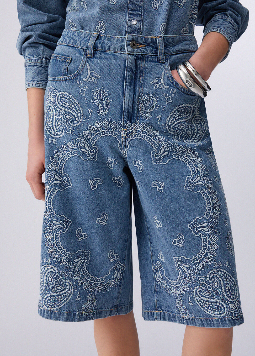 Bermudashorts aus Denim mit Stickereien Denimblau Liu Jo - large image number 4