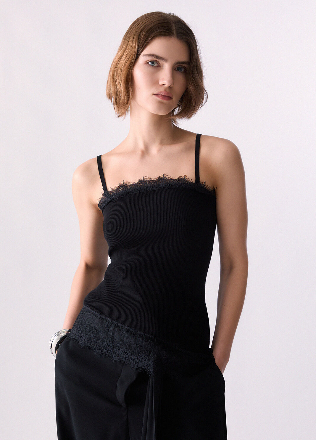 Asymmetrisches Top mit Spitzendetails schwarz Liu Jo - large image number 0