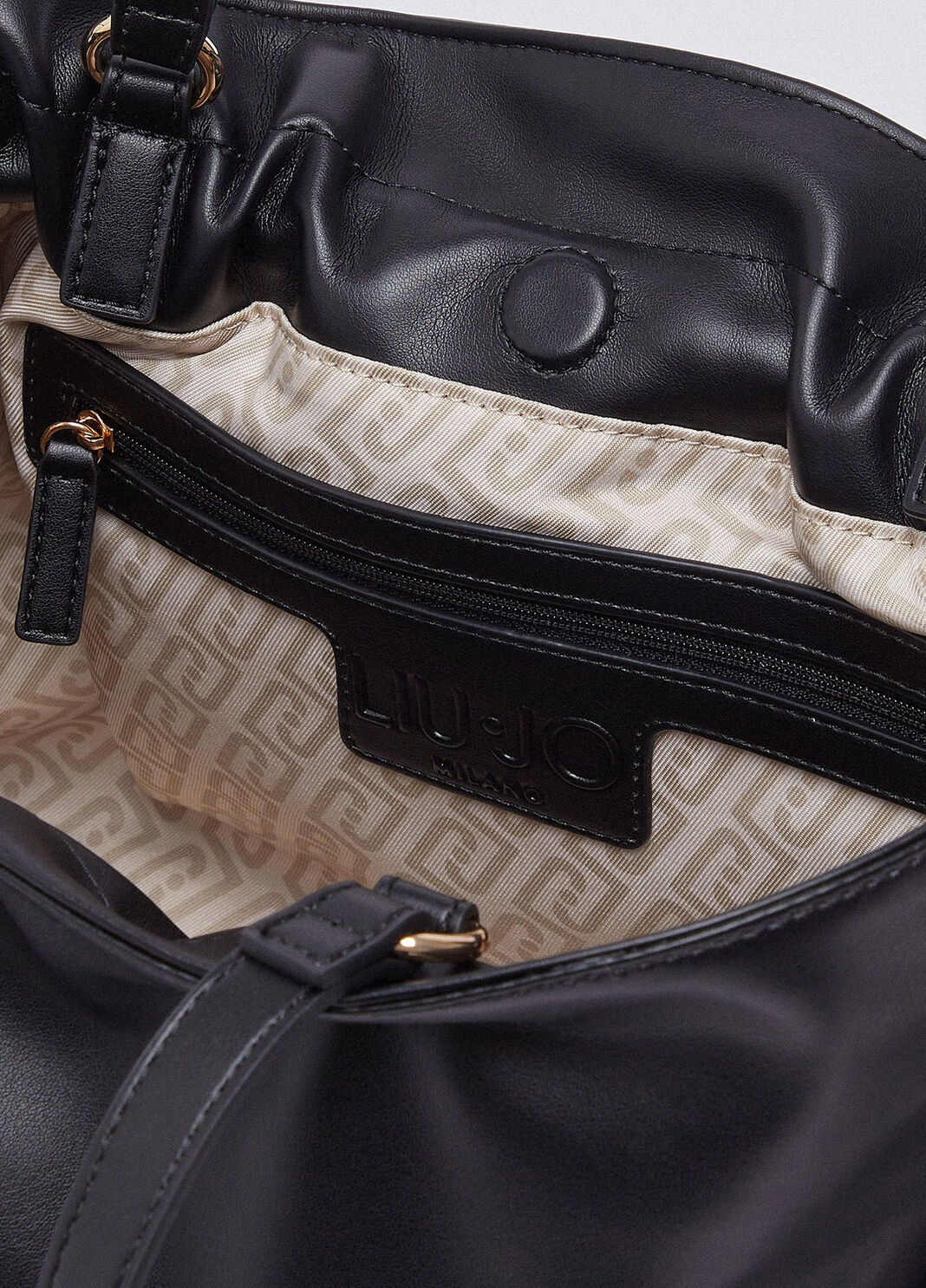 Gro&szlig;e Riccy-Schultertasche schwarz Liu Jo - large image number 5