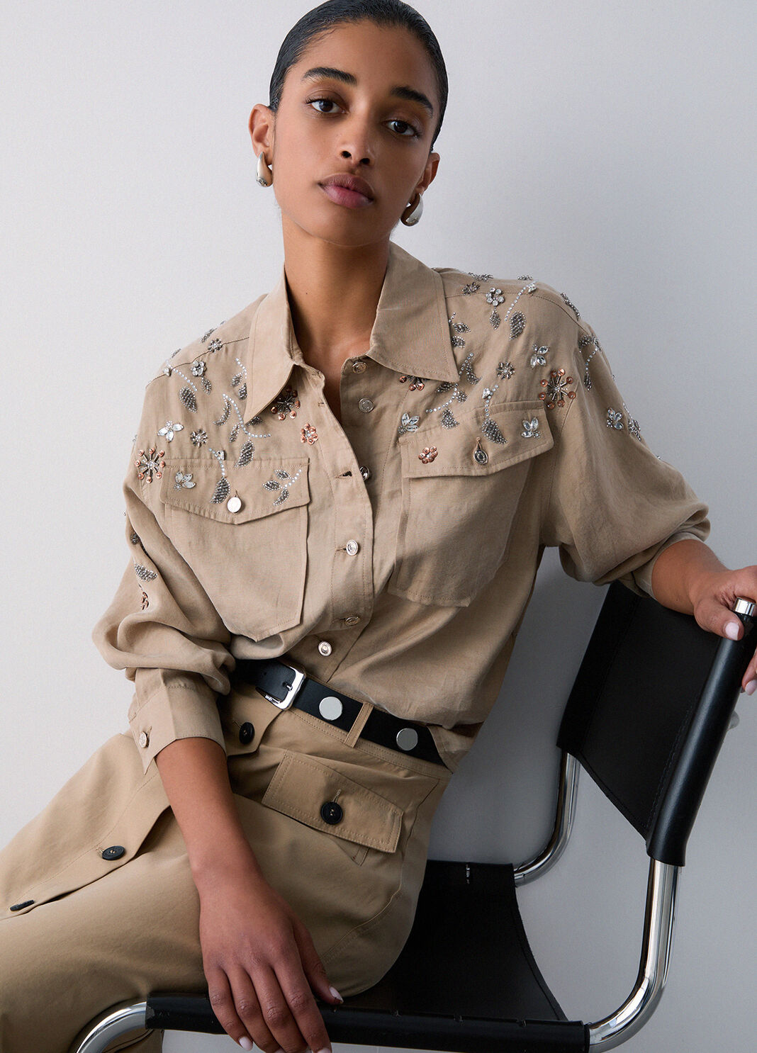 Рубашка с бижутерийными аппликациями светло-бежевый Liu Jo - large image number 2