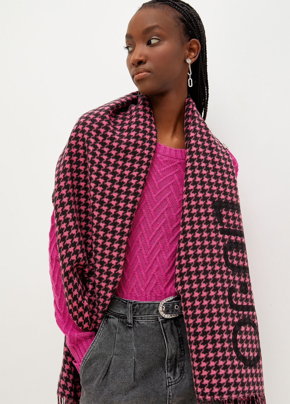 Houndstooth stole