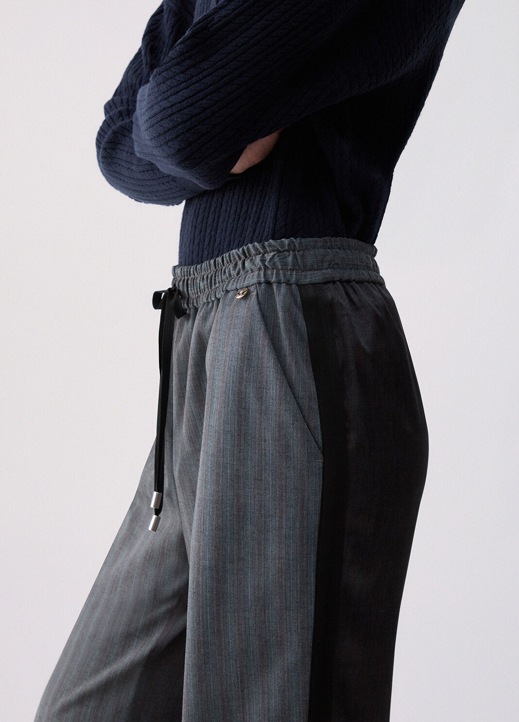 Pantaloni gessati bimateriale grigio scuro Liu Jo - large image number 4