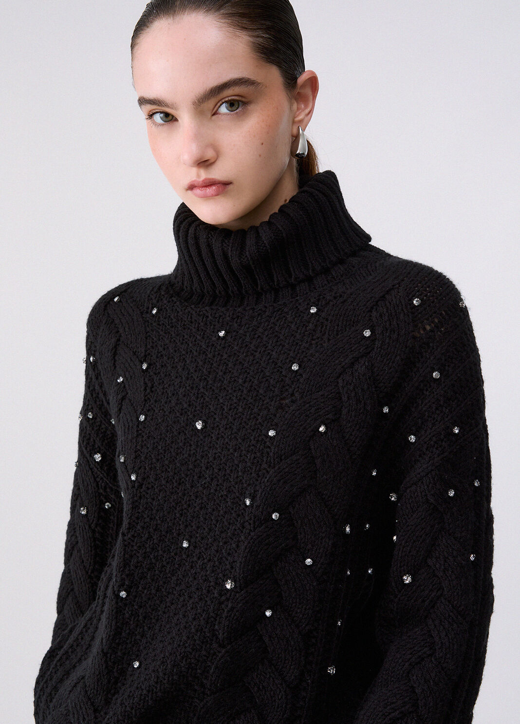 Rollkragenpullover mit Zopfmuster und Strass schwarz Liu Jo - large image number 3