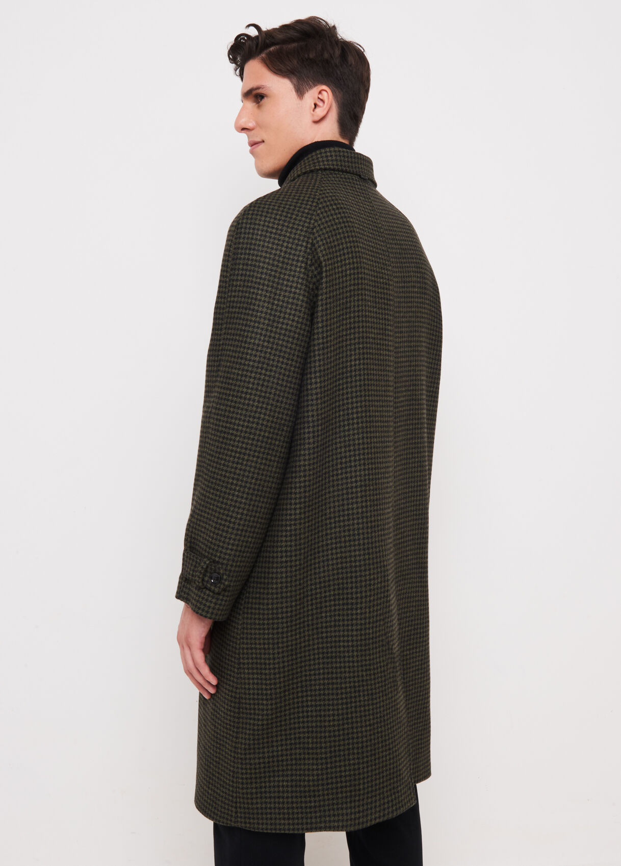 green houndstooth coat