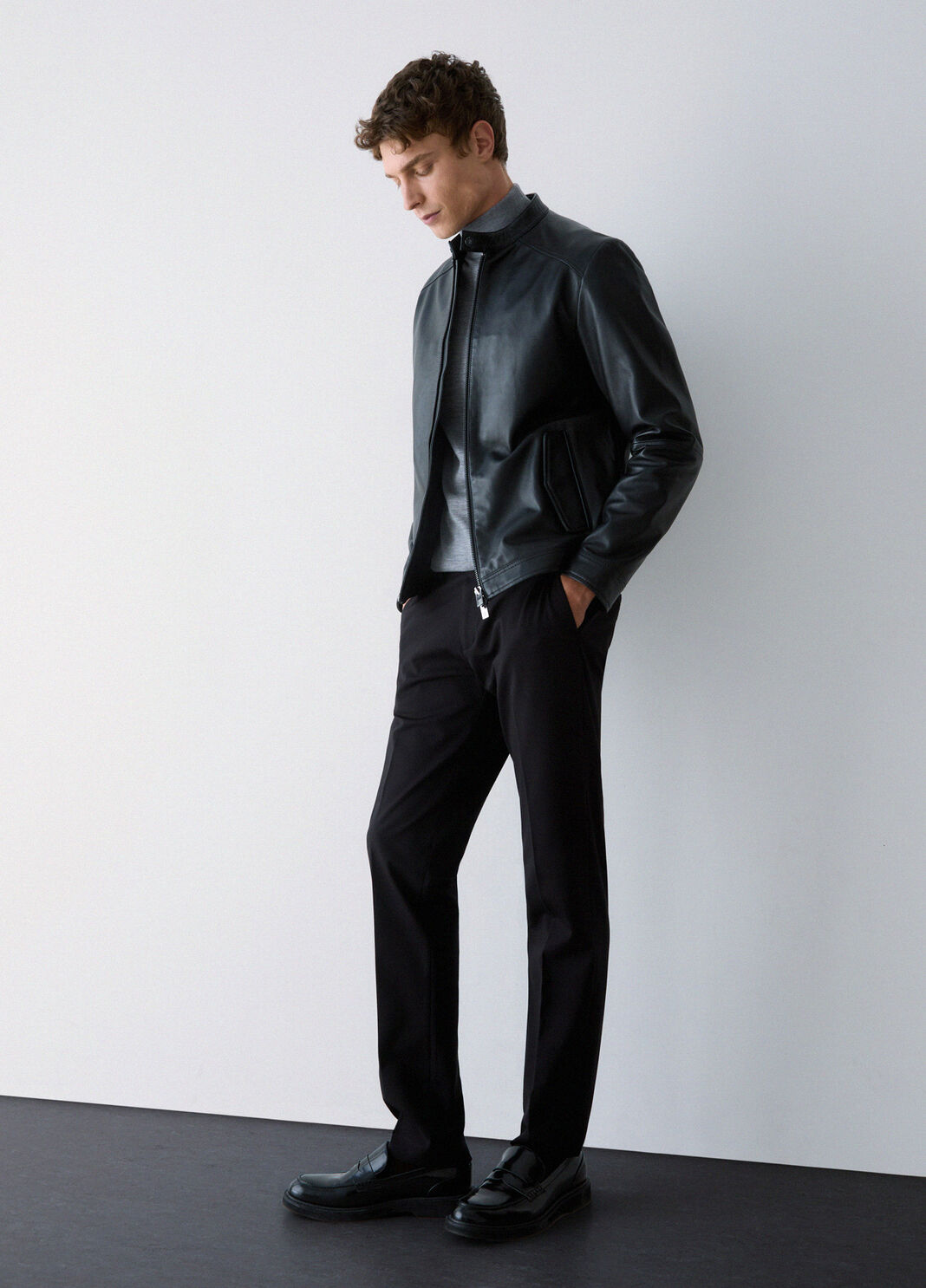 Pantalon &eacute;l&eacute;gant en jersey noir Liu Jo - large image number 3