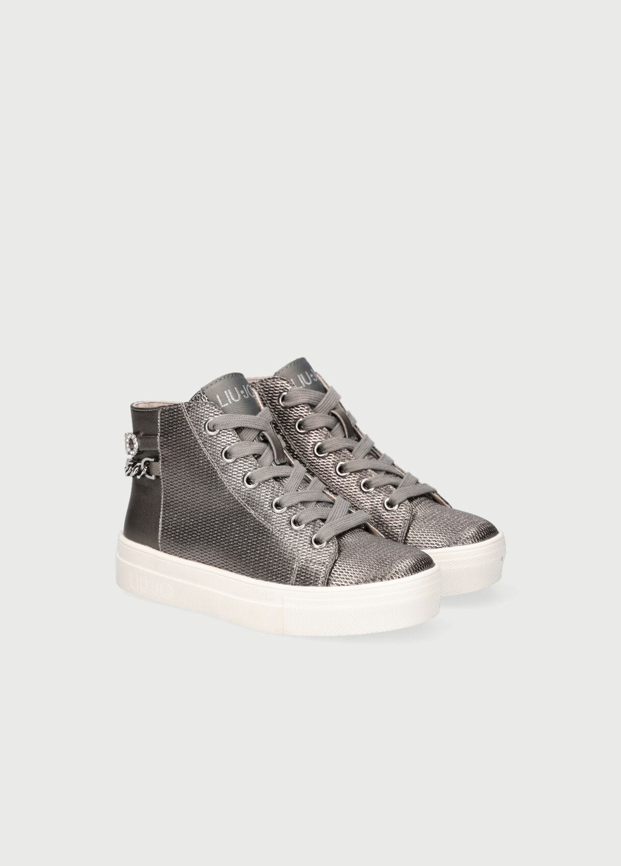 scarpe con tacco alto e largo
