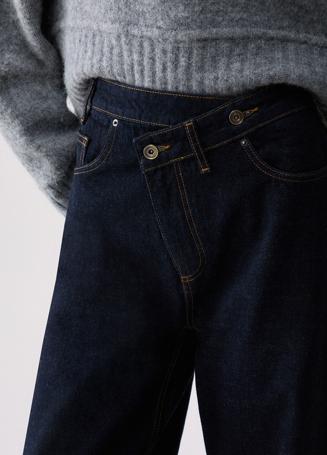 Gerade Jeans mit asymmetrischem Bund Normale Waschung Liu Jo - large image number 4