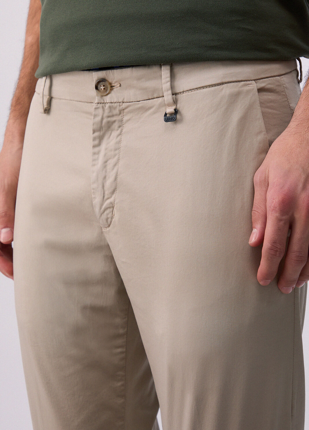 Chinohose aus Satin Beige Liu Jo - large image number 4