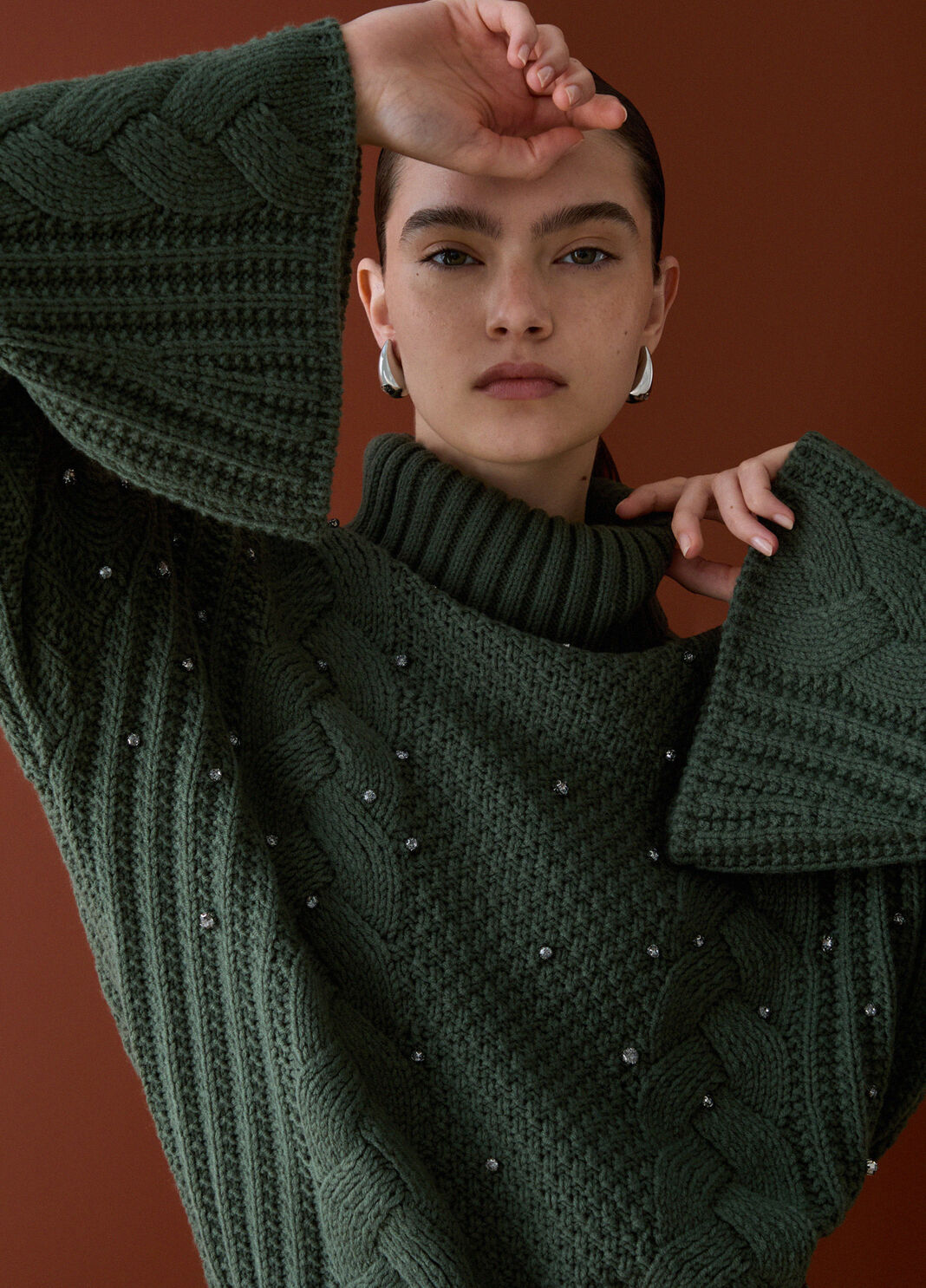 Rollkragenpullover mit Zopfmuster mit Strass Dunkelgr&uuml;n Liu Jo - large image number 2