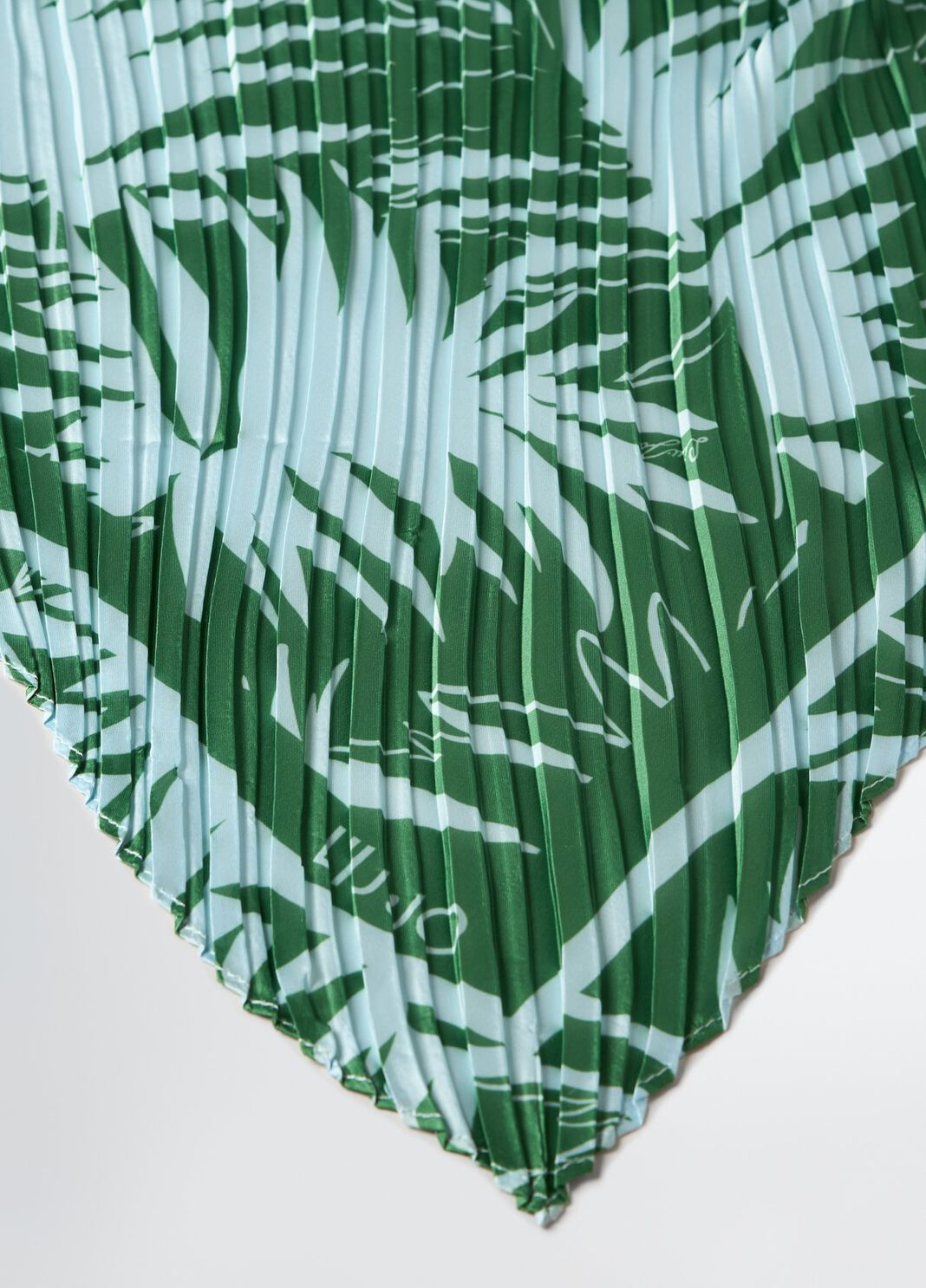 Foulard pliss&eacute; imprim&eacute; vert Liu Jo - large image number 6