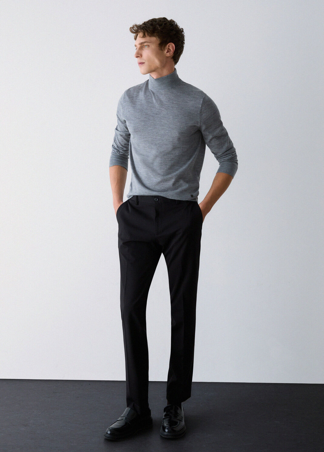 Pantalon &eacute;l&eacute;gant en jersey noir Liu Jo - large image number 2