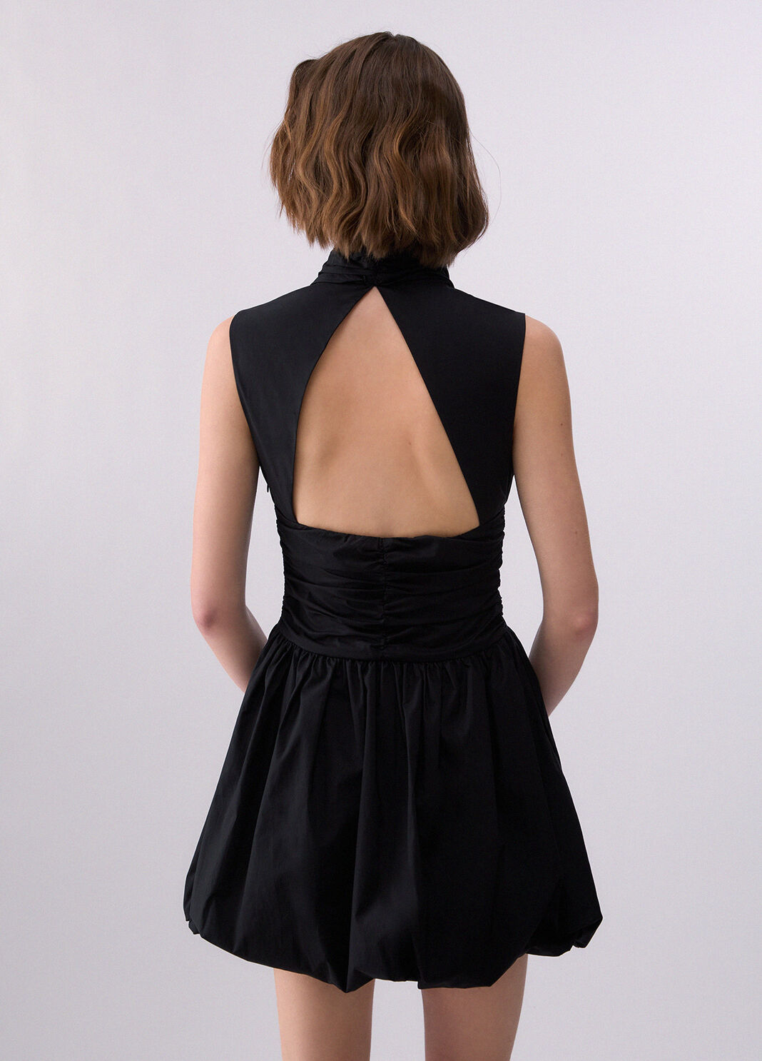 Kurzes Kleid mit Cut-out Schwarz Liu Jo - large image number 1