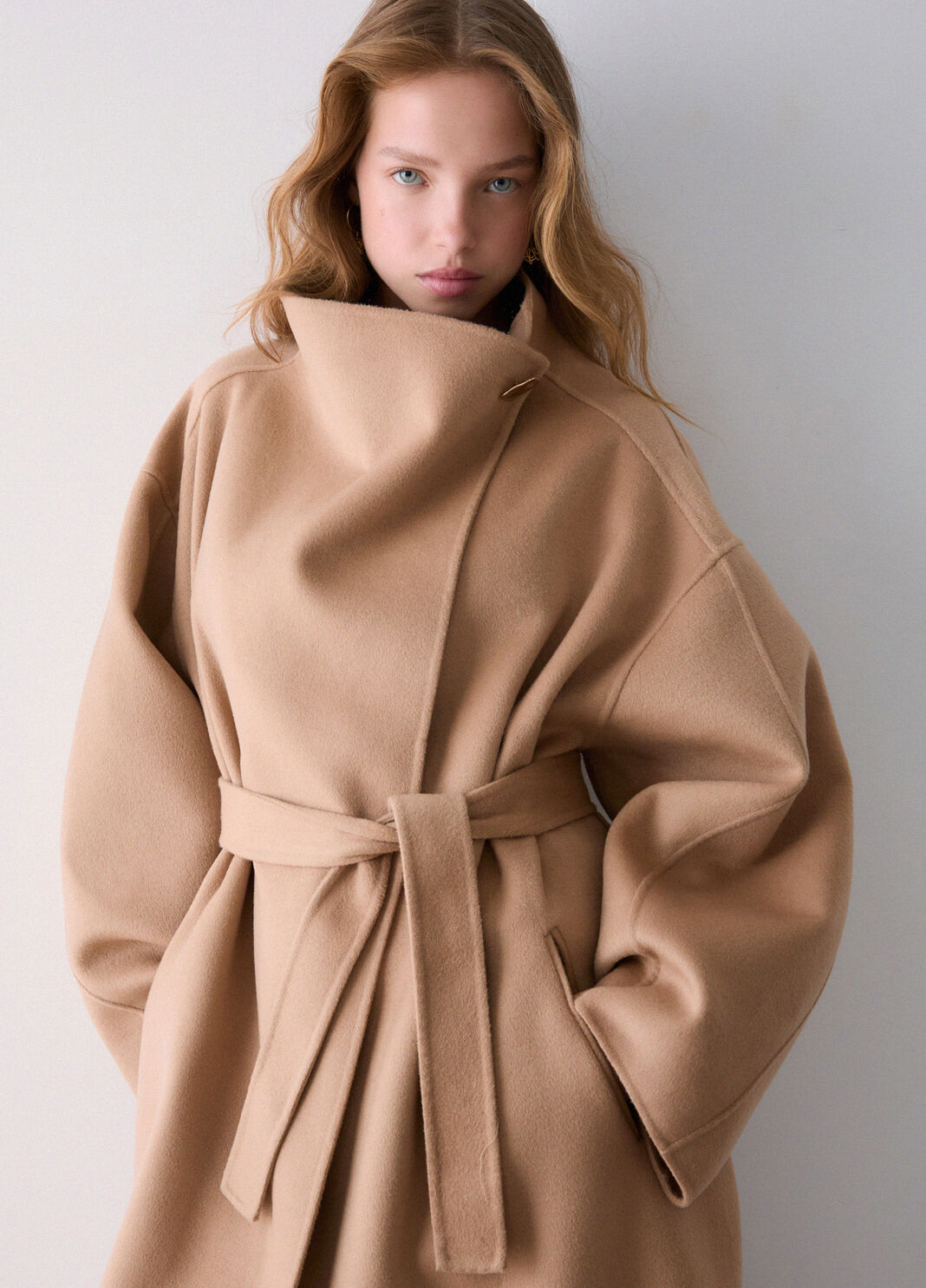 &Uuml;bergro&szlig;er Wollmantel beige Liu Jo - large image number 3