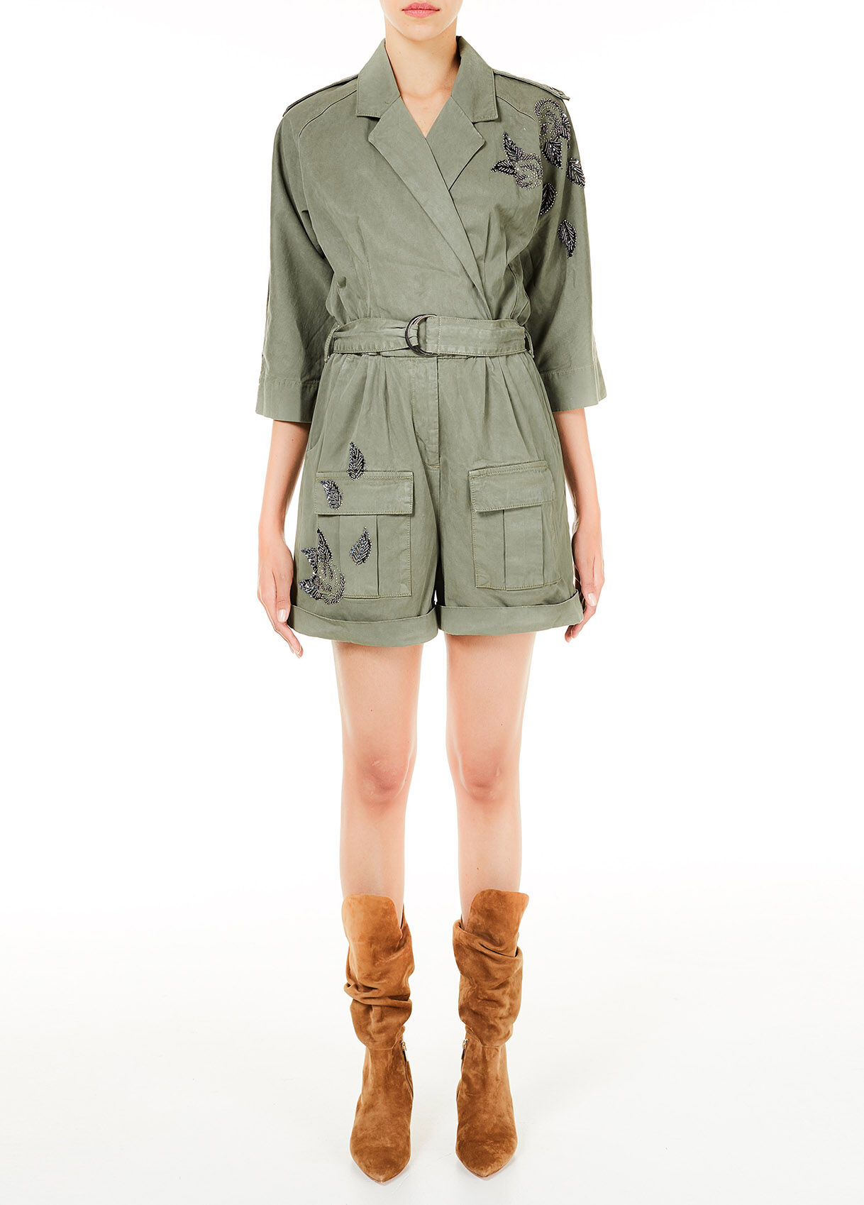 Short jumpsuit with embroidery