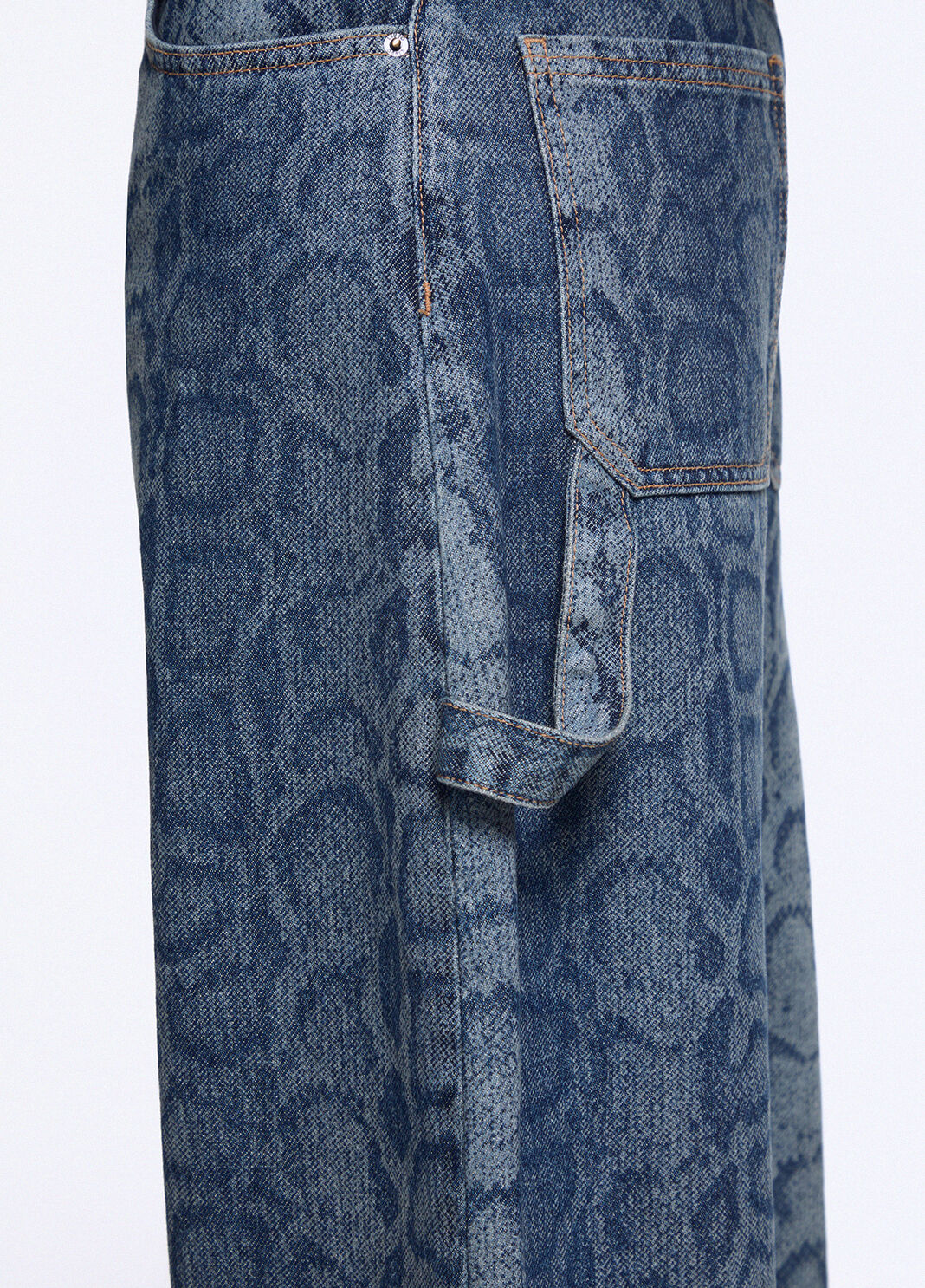 Worker Jeans aus Denim in Python-Optik denimblau Liu Jo - large image number 3