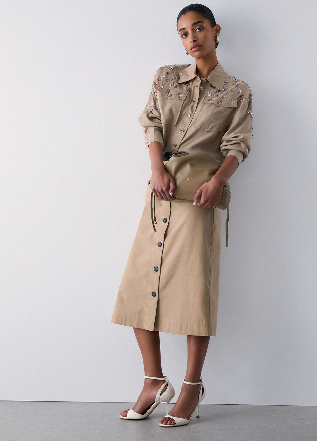 Рубашка с бижутерийными аппликациями светло-бежевый Liu Jo - large image number 3