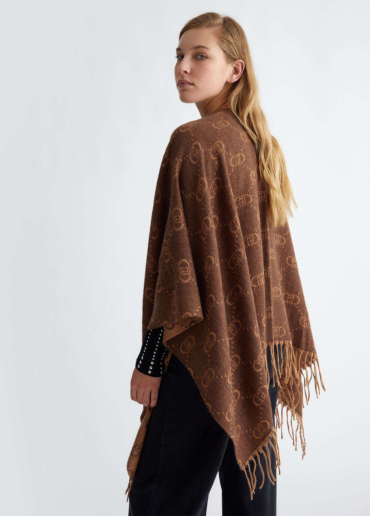 Poncho con logo monogram jacquard colore marrone | Liu Jo