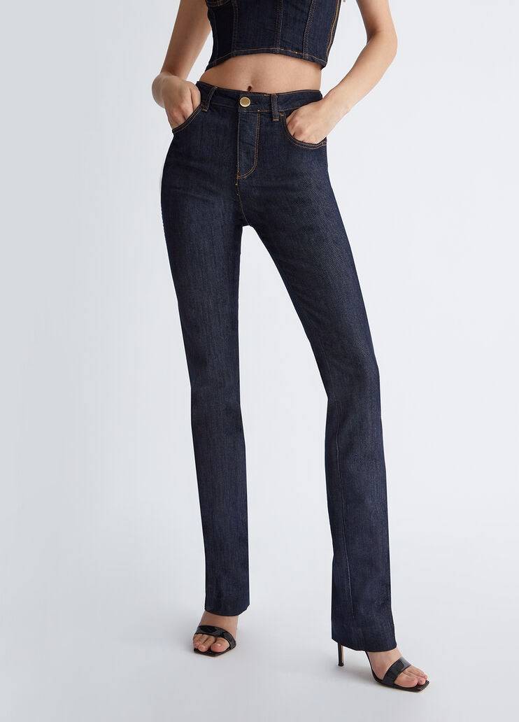 Straight jeans with ironed crease