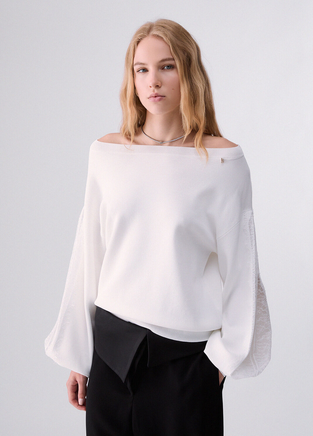 Pullover mit Spitzeneins&auml;tzen Wei&szlig; Liu Jo - large image number 0